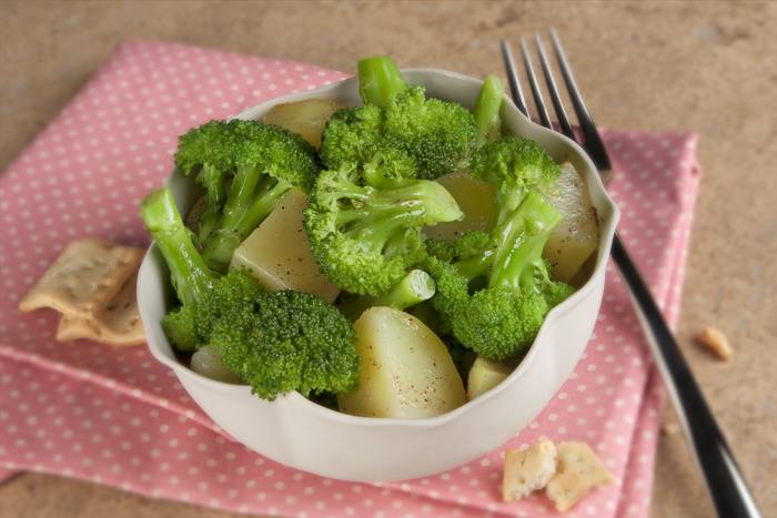 Brócoli con patata cocida | Recetas Gallina Blanca