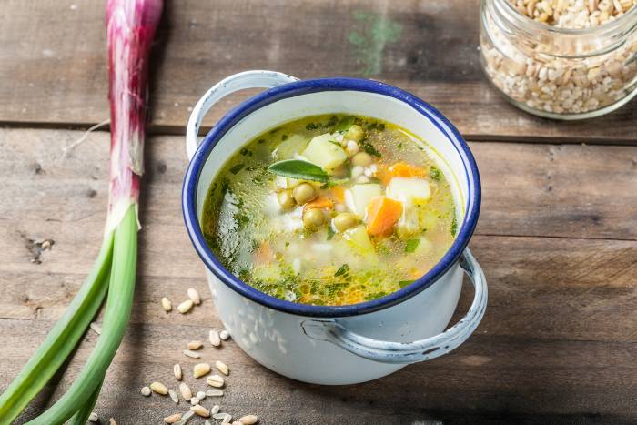 Sopa minestrone con verdura | Recetas Gallina Blanca