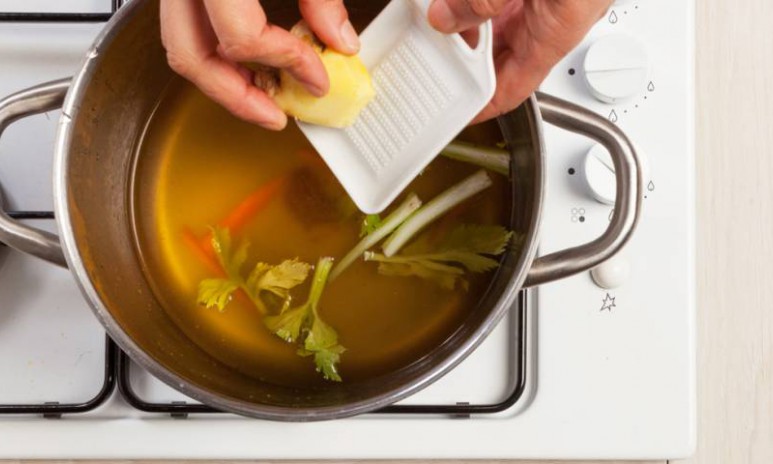 Sopa con ligero toque picante