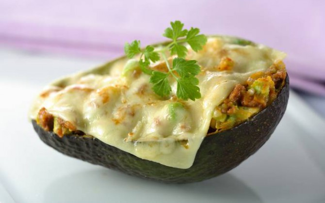 AGUACATES AL HORNO