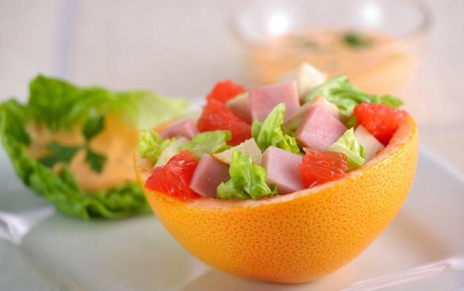 Ensalada de pechuga de pollo y pomelo