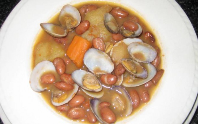 judias pintas con almejas