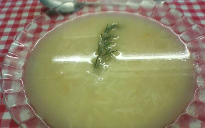 sopa de fideos al romero