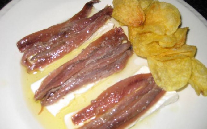 anchoas con queso fresco