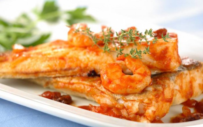 Lomos de pescado con salsa de langostinos y mostaza