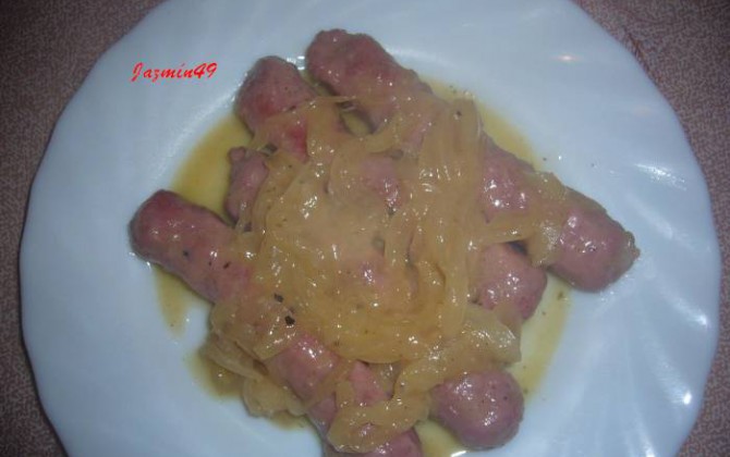 salchichas encebolladas