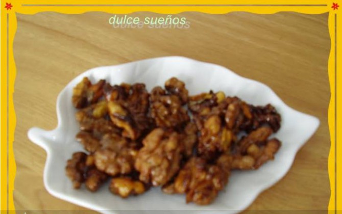 nueces caramelizadas fritas
