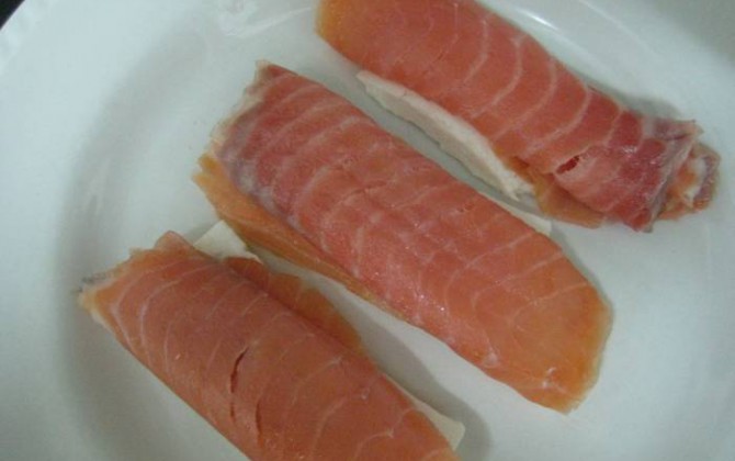salmón ahumado con queso fresco