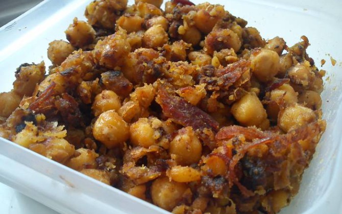 garbanzos fritos de aprovechamiento-image