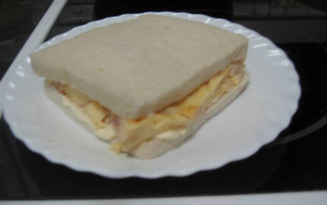 mi sandwich de tortilla para la cena