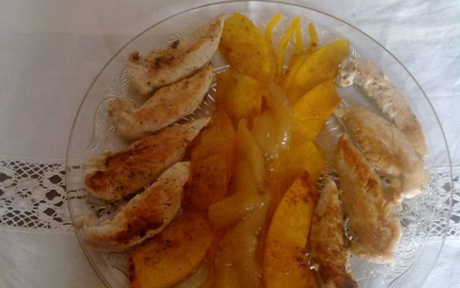 solomillos de pollo con calabaza a la plancha y compota de pera