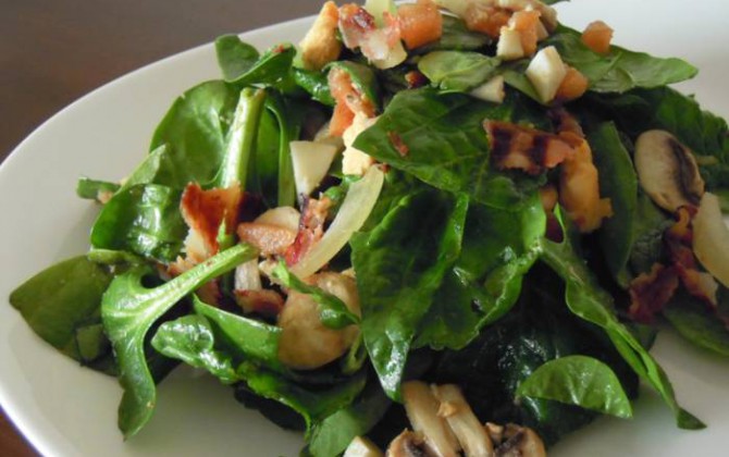 ensalada de espinacas y champiñones