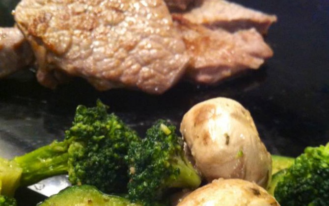 verduras rápidas al vapor con esencias de ajo y perejil