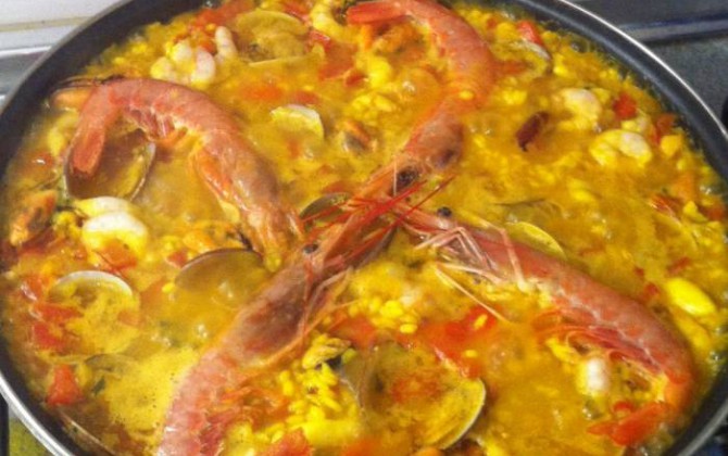 paella de verano con gambones