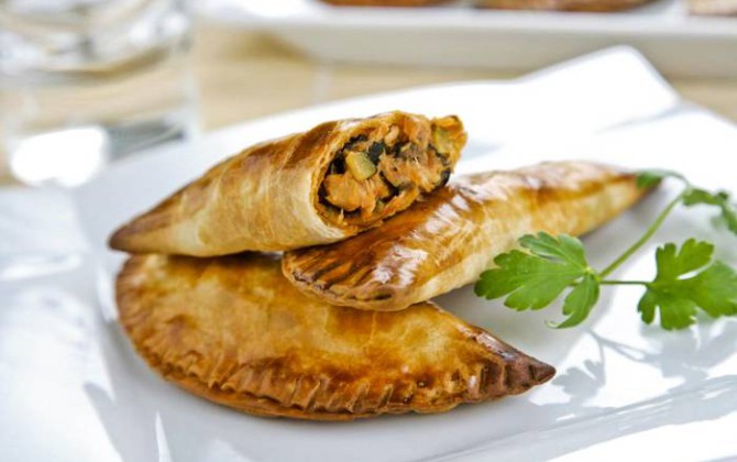 Empanadillas rellenas de verduras y atún