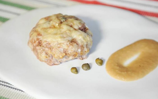 Receta de Hamburguesas Gratinadas con Salsa de Cebolla