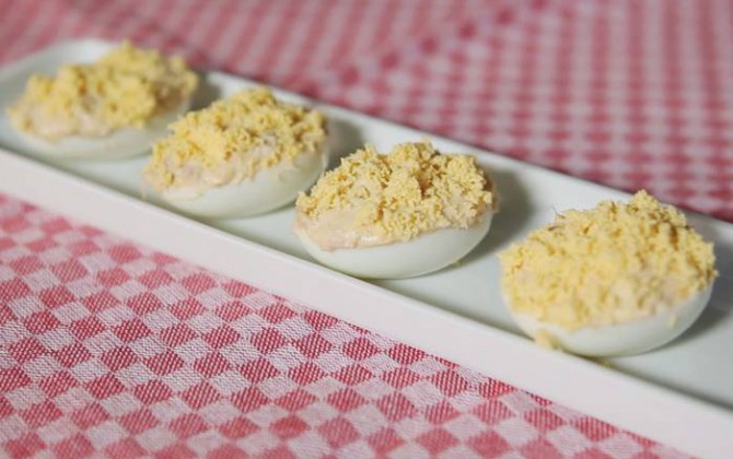 Huevos rellenos (huevos mimosa) | Recetas Gallina Blanca