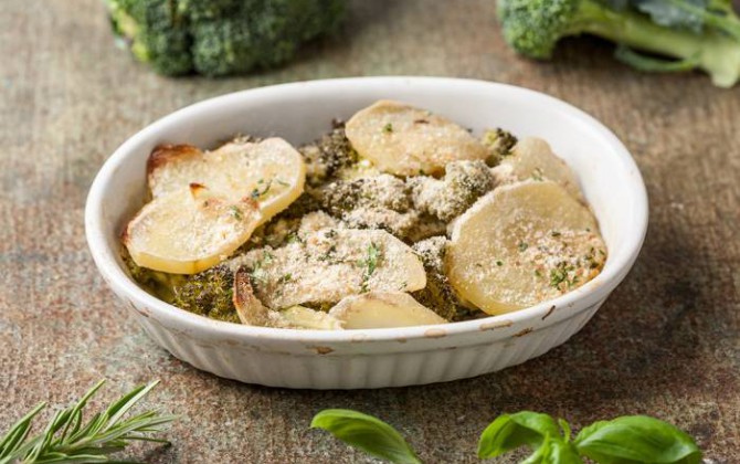 Patata y brócoli al horno