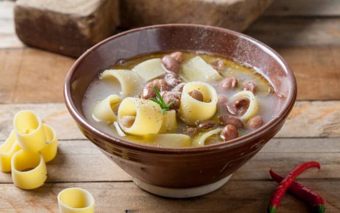 Sopa de pasta y alubias