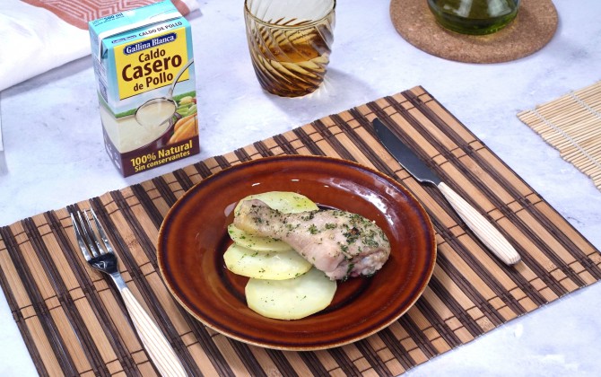 Bodegon con producto pollo al horno