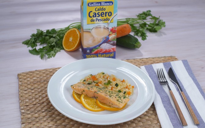 Salmón al horno con arroz con producto