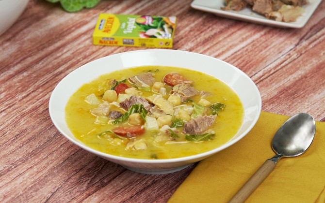 Emplatado con producto sopa de cocido gallego