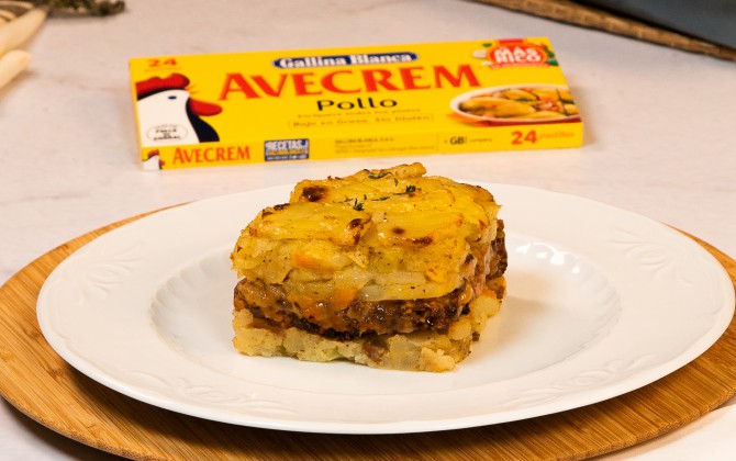 Emplatado con producto pastel de carne con patatas