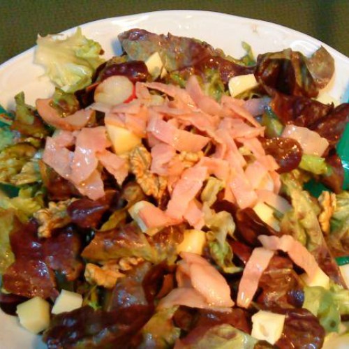 ensalada templada verde de bacon y nueces