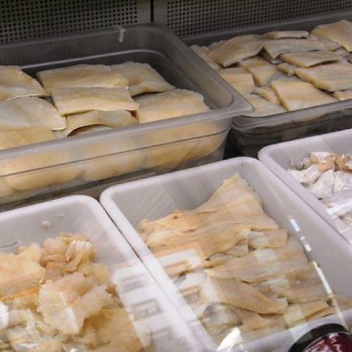 tortillitas de bacalaos sevillanas con gambas y azafrán