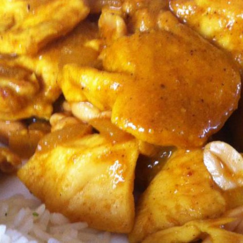 curry de pollo con cacahuetes