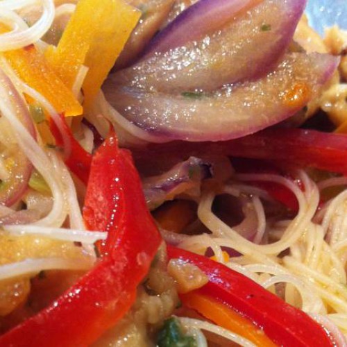 pad thai de pollo