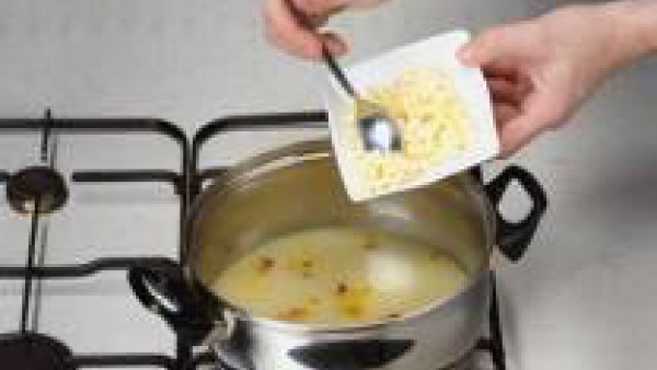 Segundo paso sopa de verduras y huevo duro