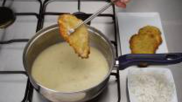 Incorpora las escalopes a la salsa y cuece 5 minutos más. Acompaña con patatas o arroz blanco.