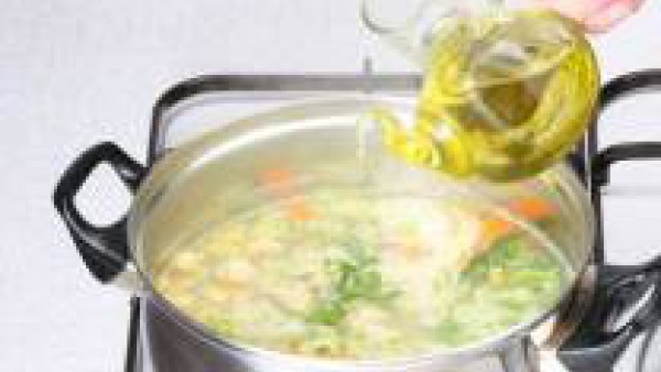 Segundo paso sopa de verduras con maiz