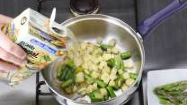 Cubrir con el de Caldo Casero de Verduras 100% Natural y cocer en olla rápida 3 minutos