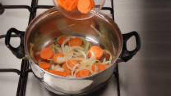 Primer paso sopa fria de zanahorias y naranjas