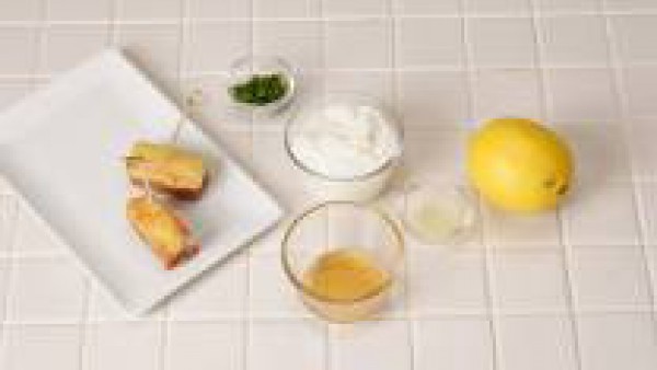 Acompañar las croquetas con una salsa de yogurt 