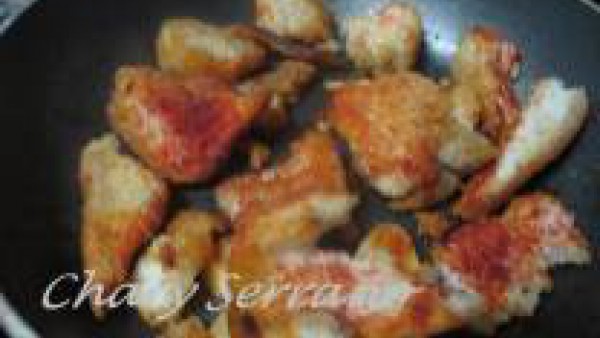 Patatas guisadas con pez espada Paso 1