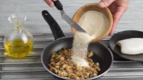 Cómo preparar sepia rellena de bacalao y langostinos - paso 2