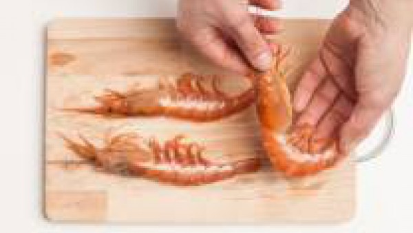 Cómo preparar Langostinos con salsa de cítricos - Paso 1