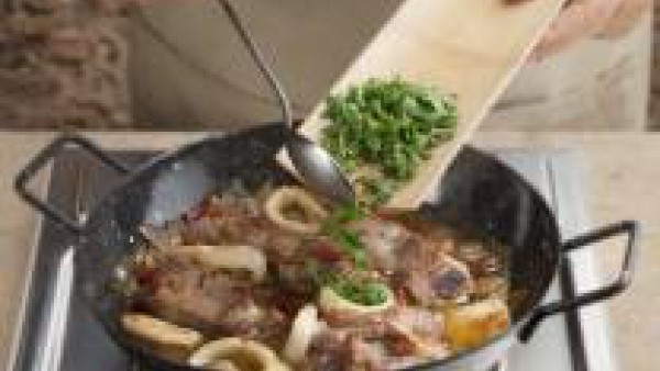 receta_fideua de marisco y carne_paso 1_gallina blanca