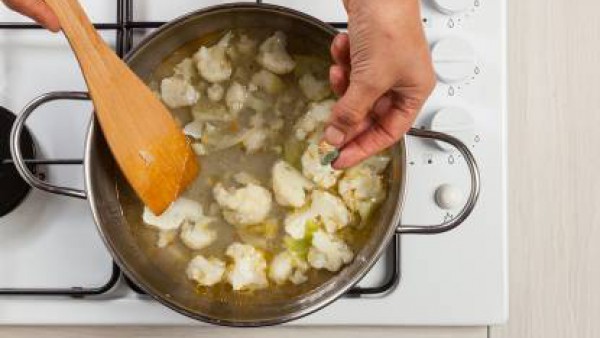 Segundo paso Sopa de legumbres y coliflor