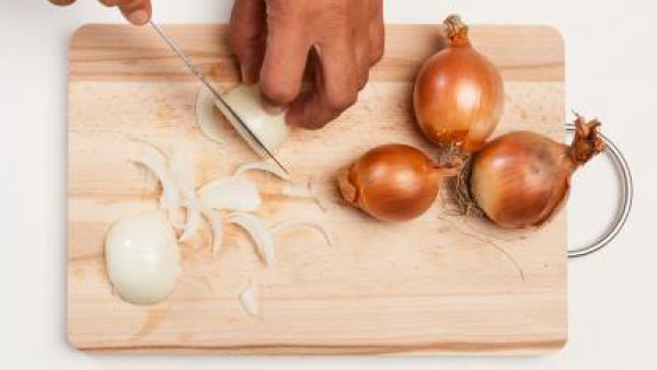 Cómo preparar Montadito de cebolla gratinada - paso 1