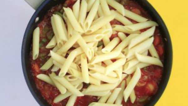 Cómo preparar Macarrones con tomate y verduras– paso 3