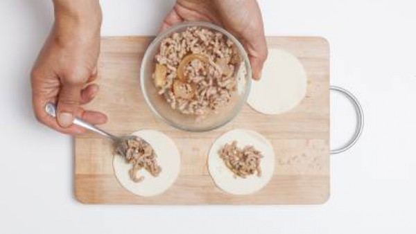 Cómo preparar Empanadas de pollo con cúrcuma- Paso 3