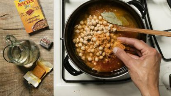 Cómo preparar Potaje de garbanzos con bacalao- paso 3
