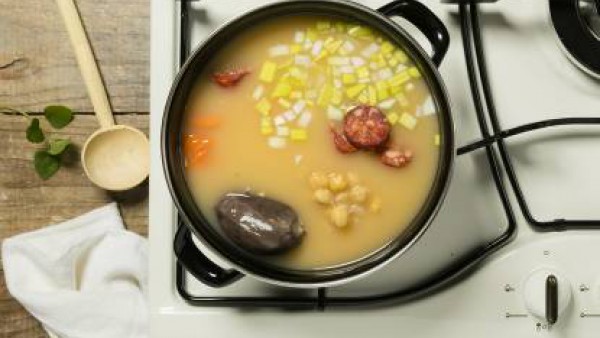 Como preparar Cocido de garbanzos - Paso 3