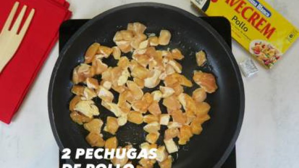 Cómo preparar Empanada de pollo y queso - Paso 2