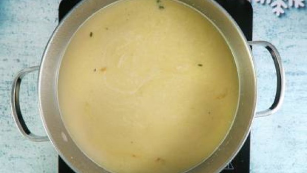 Cómo preparar Sopa de cebolla francesa - Paso 3