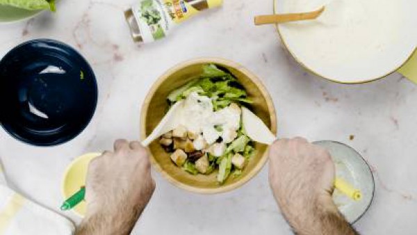 Tercer paso ingredientes ensalada cesar